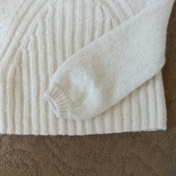 A Zara size 9 10 sweater cream color - Picture 2 of 3